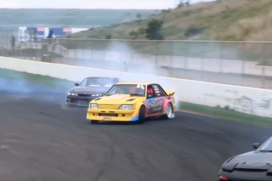 drifting-with-mates-tandem-drift